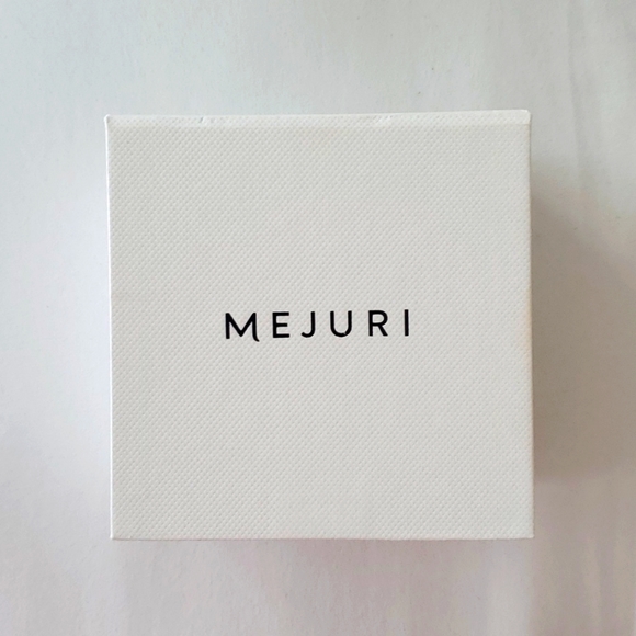 Mejuri Gift Box and Dust Bag - Picture 1 of 3